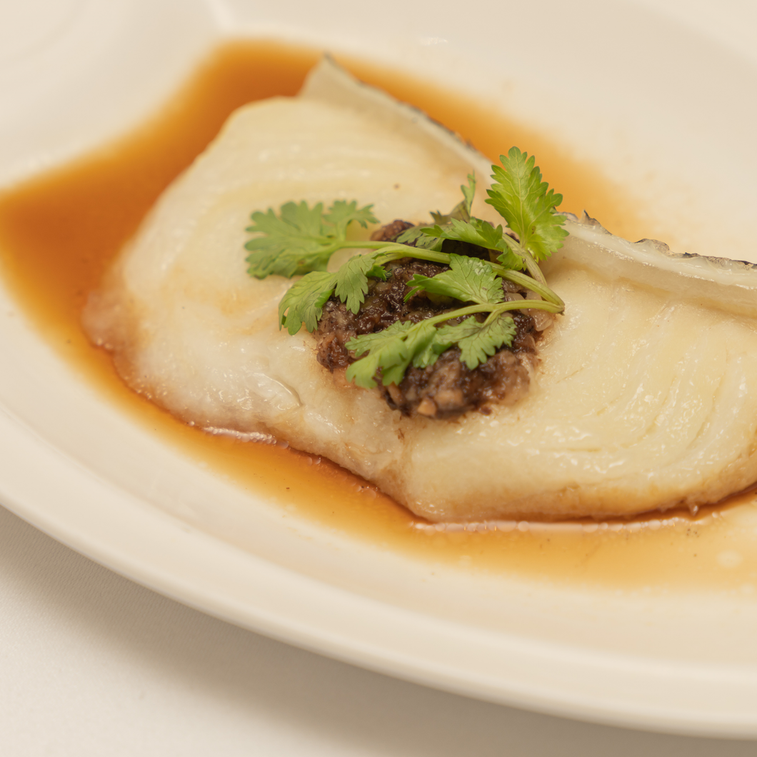 Steamed Black Cod Fillet with Truffle Oil and Minced Garlic 黑松露蒜茸蒸雪鱼