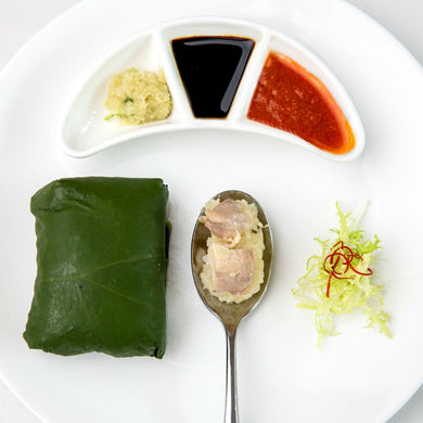 Hainanese Chicken with Sticky Rice wrapped in Lotus Leaf 海南糯米鸡 (1pc)